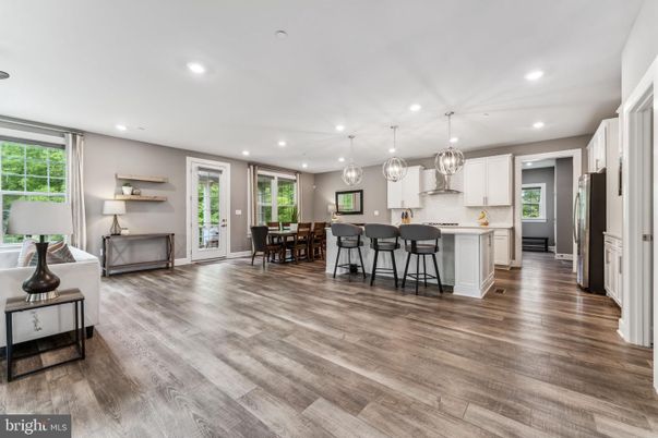 Dining room, Interior, Kitchen, Pendant Lights, Recessed Lighting, Wood Texture Flooring