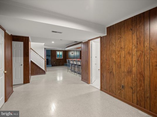 Empty room, Interior, Recessed Lighting, Wooden Walls