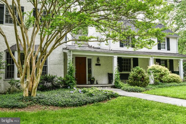 Exterior, Facade, Ranch