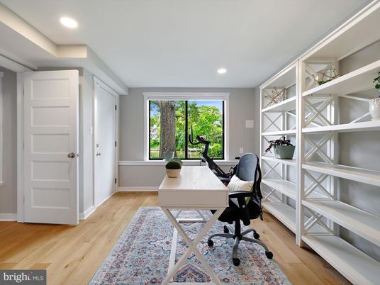 Home Office, Interior, Recessed Lighting, Wood Texture Flooring