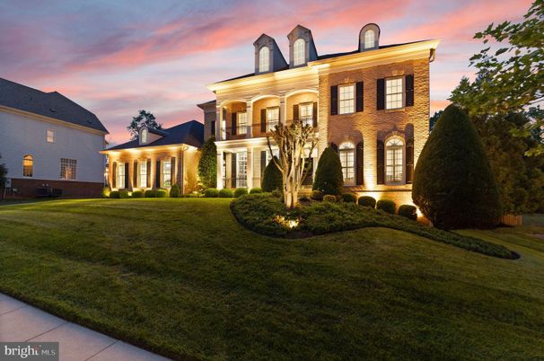 Backyard, Exterior, Facade, Brick Facade, Georgian