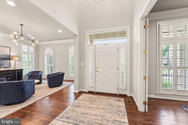Interior, Living room, Pendant Lights, Recessed Lighting, Wood Texture Flooring