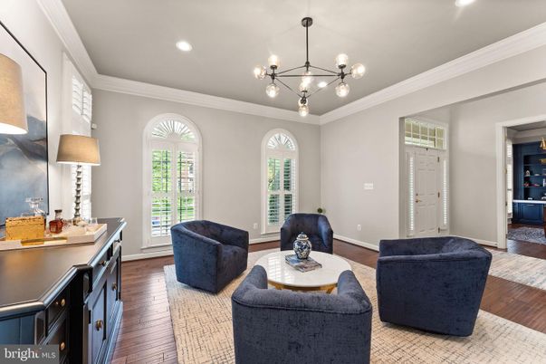 Interior, Living room, Pendant Lights, Recessed Lighting, Wood Texture Flooring