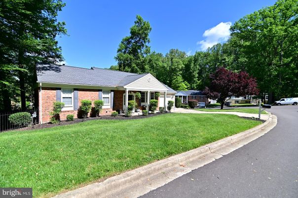 Exterior, Facade, Brick Facade, Ranch
