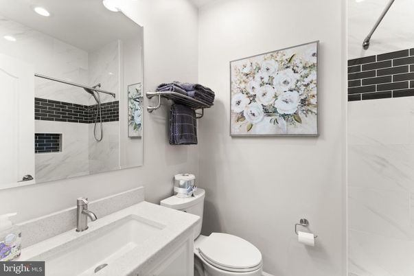 Bathroom, Interior, Recessed Lighting