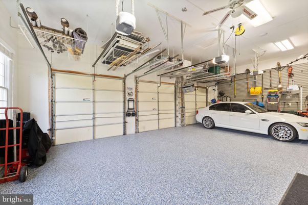 Garage, Interior