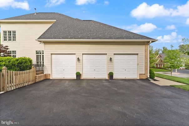 Detached Garage, Exterior