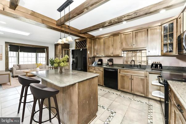 Interior, Kitchen, Living room, Pendant Lights, Recessed Lighting, Stainless Steel Appliances, Wooden Beams