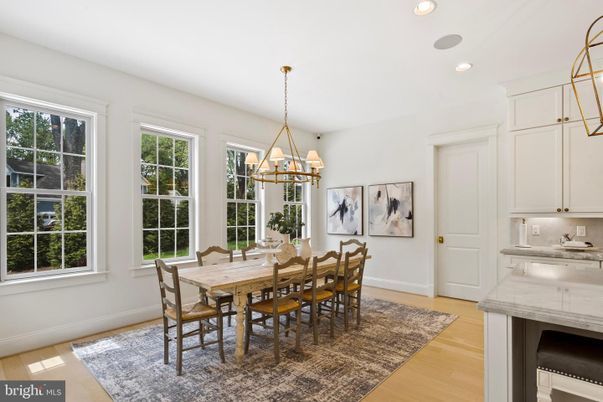 Chandelier, Dining room, Interior, Recessed Lighting, Wood Texture Flooring