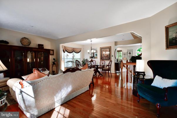 Chandelier, Dining room, Interior, Living room, Wood Texture Flooring