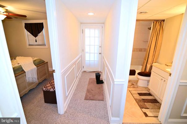 Bathroom, Interior, Recessed Lighting