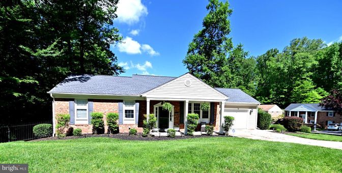 Attached, Exterior, Facade, Brick Facade, Ranch