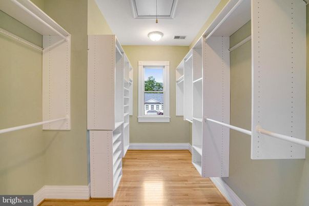 Interior, Walk-in Closets, Wood Texture Flooring