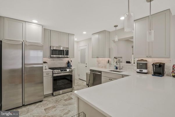 Interior, Kitchen, Pendant Lights, Recessed Lighting, Stainless Steel Appliances