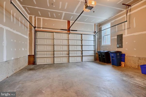 Garage, Interior