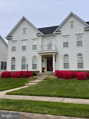 Exterior, Facade, Farmhouse