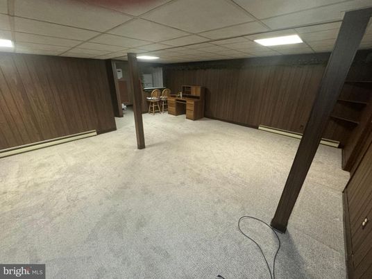 Empty room, Interior, Recessed Lighting, Wooden Walls
