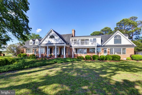 Exterior, Facade, Brick Facade, Farmhouse