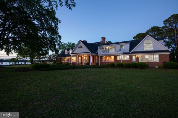 Backyard, Exterior, Facade, Brick Facade, Farmhouse