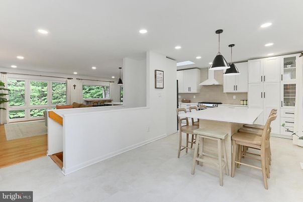Dining room, Interior, Kitchen, Pendant Lights, Recessed Lighting, Wood Texture Flooring