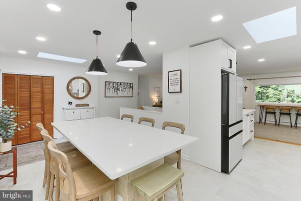 Dining room, Interior, Kitchen, Pendant Lights, Recessed Lighting