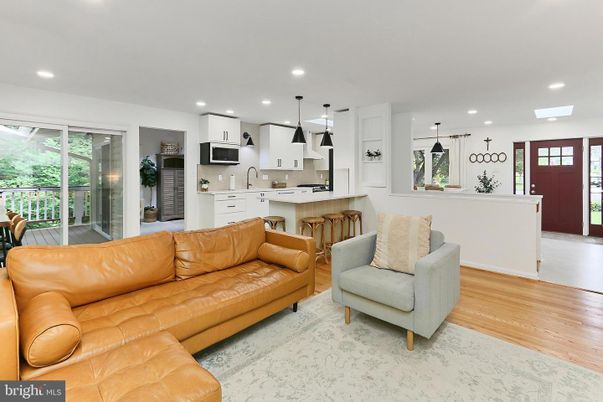 Interior, Kitchen, Living room, Pendant Lights, Recessed Lighting, Stainless Steel Appliances, Wood Texture Flooring