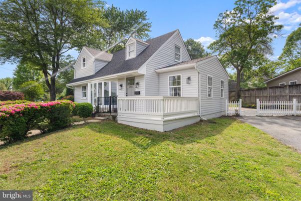 Backyard, Exterior, Facade, Cape Cod