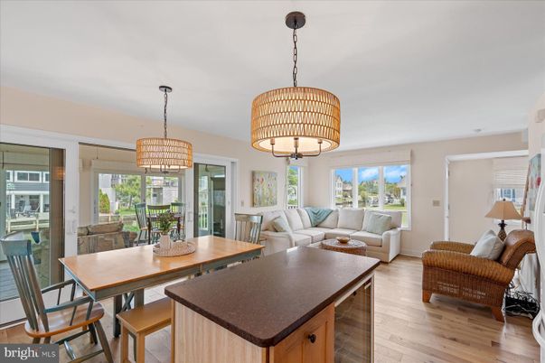 Chandelier, Dining room, Interior, Living room, Pendant Lights, Wood Texture Flooring