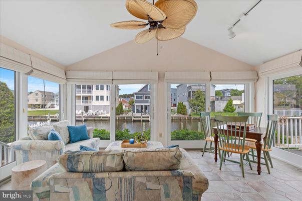 Dining room, Interior, Living room, Sun Room, Water
