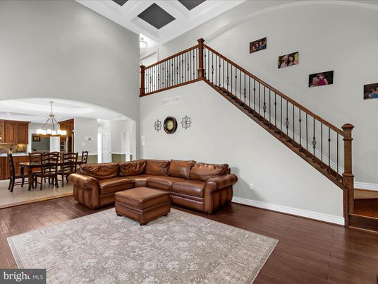 Chandelier, Dining room, Interior, Living room, Pendant Lights, Wood Texture Flooring