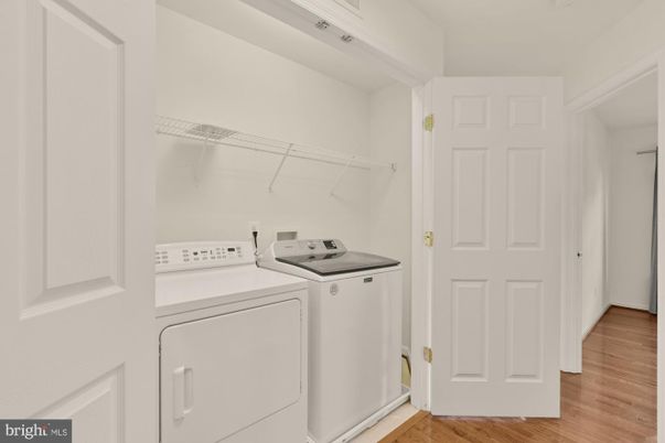 Interior, Utility Closets, Washer, Wood Texture Flooring
