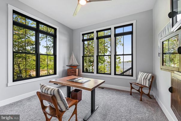 Home Office, Interior