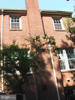 Exterior, Facade, Brick Facade, Rowhouse