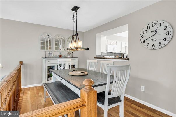 Dining room, Interior, Kitchen, Pendant Lights, Wood Texture Flooring