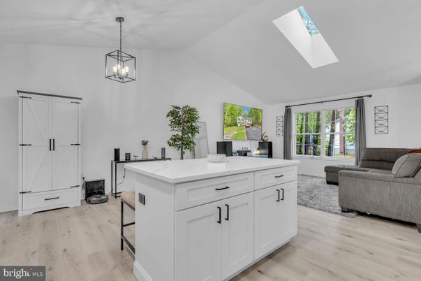 Interior, Pendant Lights, Wood Texture Flooring