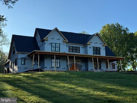 Backyard, Exterior, Facade, Farmhouse
