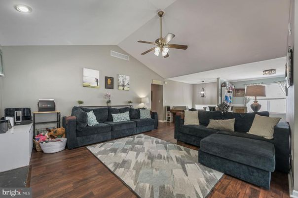 Interior, Living room, Pendant Lights, Recessed Lighting, Wood Texture Flooring