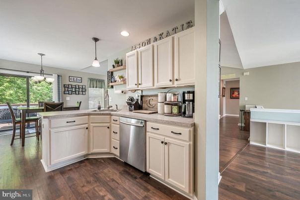 Dining room, Interior, Kitchen, Pendant Lights, Recessed Lighting, Wood Texture Flooring