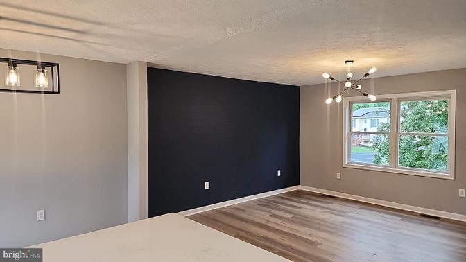 Empty room, Interior, Pendant Lights, Wood Texture Flooring
