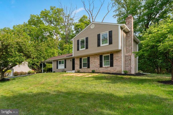 Backyard, Exterior, Facade, Brick Facade, Split Level