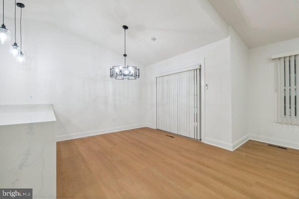 Empty room, Interior, Pendant Lights, Wood Texture Flooring