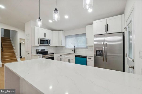 Interior, Kitchen, Pendant Lights, Recessed Lighting, Stainless Steel Appliances