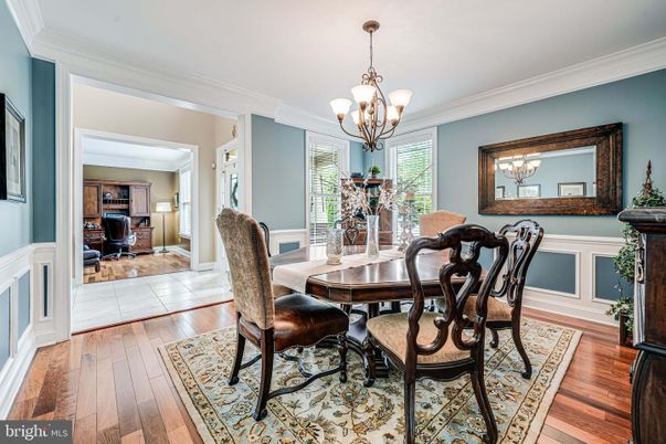Chandelier, Dining room, Interior, Wood Texture Flooring