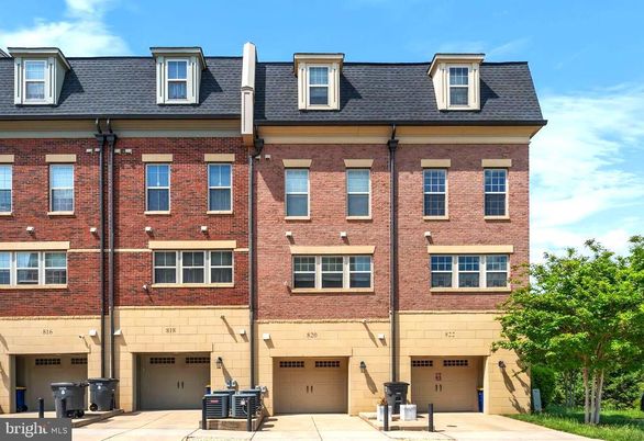 Attached, Exterior, Facade, Brick Facade, Rowhouse