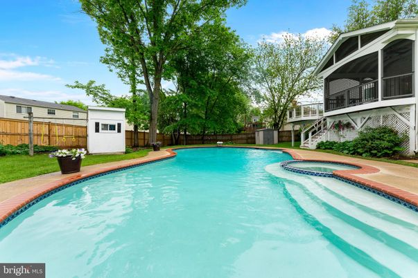 Exterior, Pool