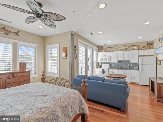 Bedroom, Interior, Kitchen, Living room, Recessed Lighting, Wood Texture Flooring