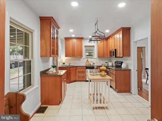 Interior, Kitchen, Pendant Lights, Recessed Lighting