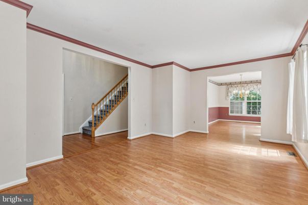 Chandelier, Empty room, Interior, Wood Texture Flooring