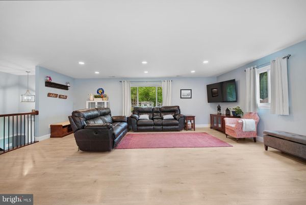 Interior, Living room, Pendant Lights, Recessed Lighting, Wood Texture Flooring