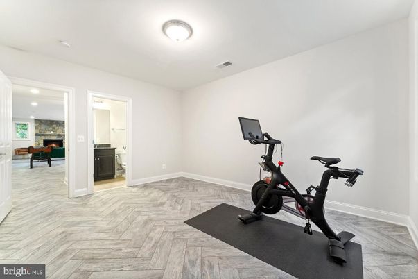 Fitness Equipment, Interior, Recessed Lighting, Wood Texture Flooring